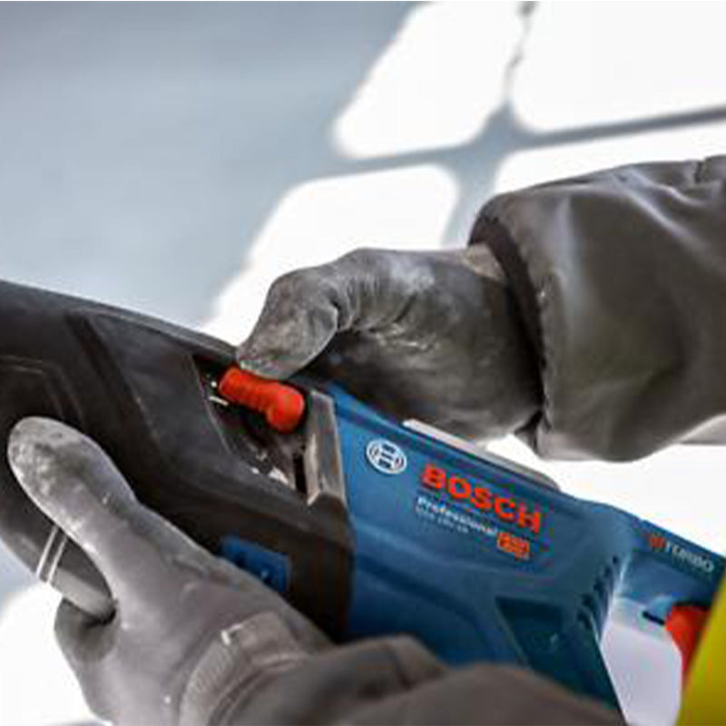 Pack  3 outils 18V BOSCH : GSB 18V-110C + GKS 18V-68GC + GSA 18V-28 + 1 batterie 4,0 Ah (ProCORE) + 2 batteries 5,5 Ah (ProCORE) + GAL 1880CV (L) – Image 14